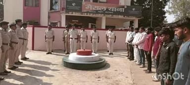 मेराल: मेराल थाना परिसर में वंदे मातरम् के 150 वर्ष पूरे होने पर सभी ने एक स्वर में गाया राष्ट्रगीत