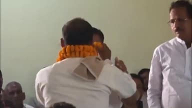 जगदीशपुर: जगदीशपुर में एनडीए कार्यकर्ताओं की समीक्षा बैठक का आयोजन, जदयू प्रत्याशी भगवान सिंह कुशवाहा रहे मौजूद