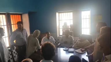 लक्सर: बाकरपुर गांव में बैठक के दौरान प्रधान प्रतिनिधि के साथ हंगामा और मारपीट, वीडियो हुआ वायरल