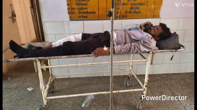 पटियाली: गंजडुंडवारा कस्बा में ई-रिक्शा और बाइक की जोरदार भिड़ंत, बाइक सवार घायल, सीएचसी से हायर सेंटर किया रेफर