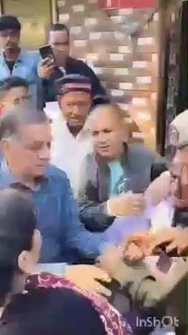 डेरा गोपीपुर: देहरा बाजार में एक महिला ने पेशी पर आए बुजुर्ग का किया मुंह काला, पिटाई भी की, वीडियो हुआ वायरल
