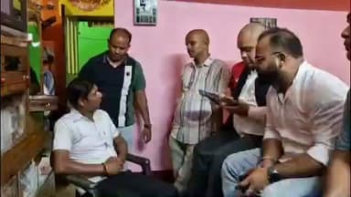 ব্যারাকপুর ২: টিটাগড় পৌরসভার ১৫ নম্বর ওয়ার্ডে আক্রান্ত বিজেপির বি এল এর সঙ্গে সাক্ষাৎ বিজেপির নেতৃত্বের