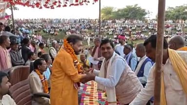 अजयगढ़: ग्राम पंचायत खोरा में भव्य विराट इनामी दंगल आयोजित, डॉ रामकृष्ण कुसमरिया रहे मुख्य अतिथि