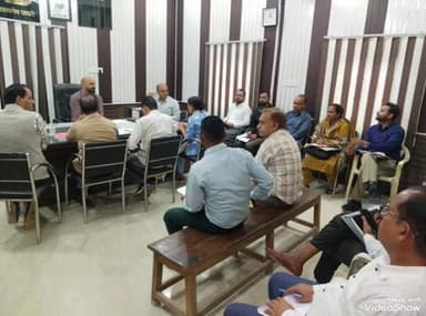 मालपुरा: मालपुरा एसडीएम कार्यालय में सड़क सुरक्षा सप्ताह व फ्लैगशिप योजना की क्रियान्वयन को लेकर ब्लॉक स्तरीय अधिकारियों की बैठक