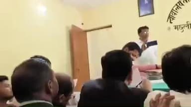 मछलीशहर: तहसील परिसर न्यायालय में अधिवक्ताओं ने मजिस्ट्रेट के खिलाफ लगाए नारे