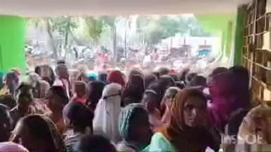 चकाई: चकाई में बीज वितरण के दौरान हंगामा, किसानों ने किया सड़क जाम, प्रशासन की पहल पर मामला शांत हुआ