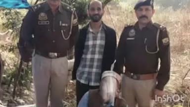 डेरा गोपीपुर: पुलिस थाना रकड़ की टीम ने गुप्त सूचना के आधार पर एक व्यक्ति से बरामद की 11 बोतल अंग्रेजी शराब, मार्का ओल्ड मोंक