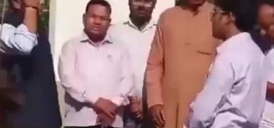 फूलपुुर: डीएम मनीष कुमार वर्मा ने फूलपुर टाउनशिप में जल निगम कार्य की समीक्षा के लिए किया औचक निरीक्षण