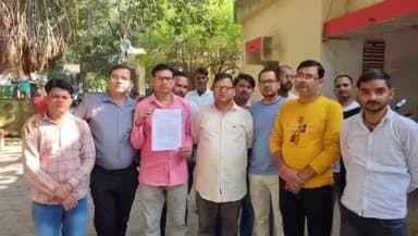 मऊरानीपुर: मऊरानीपुर में मेला ग्राउंड में लग रही प्रदर्शनी का व्यापारियों ने किया विरोध, SDM को सौंपा ज्ञापन