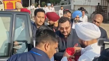 ਜਲੰਧਰ 1: ਸ਼੍ਰੀ ਸਿੱਧੀ ਸ਼ਕਤੀ ਪੀਠ ਦੇਵੀ ਤਲਾਬ ਮੰਦਿਰ ਦੀ ਸਲੋਵਰ ਦੀ ਸਫਾਈ ਦਾ ਕੰਮ ਹੋਇਆ ਸ਼ੁਰੂ