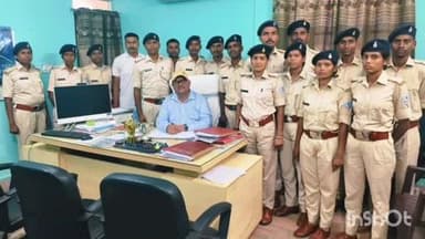 उधवा: नवनियुक्त चौकीदारों ने 4 महीने का प्रशिक्षण पूरा कर प्रखंड सह अंचल कार्यालय उधवा में दिया योगदान