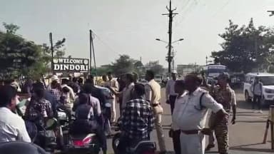 डिंडौरी: कॉलेज तिराहा के पास यातायात पुलिस का वाहन चेकिंग अभियान, ₹50000 का सम्मन शुल्क वसूला