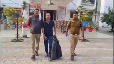 नौगावां सादात: भरण-पोषण का खर्च न देने पर नौगांवा थाना पुलिस ने वारंटी को किया गिरफ्तार