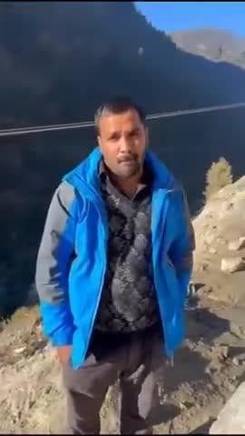 भुंतर: मनिकर्ण-बरशेणी सड़क में गठिगढ़ में पहाड़ी से भूस्खलन में जीप दबी, चालक शंभू राम जचछनी निवासी बाल-बाल बचा; सड़क बंद