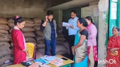 चतरा: राज्य के खाद्य आपूर्ति विभाग के उप सचिव पहुंचे गिद्धौर, गोदाम सहित पीडीएस दुकान की जांच की