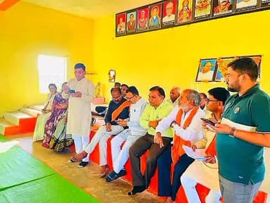 किरनापुर: पवार समाज मंगल भवन, किरनापुर में बी.एल.ए. कार्यशाला एवं मतदाता सूची का पुनः निरीक्षण