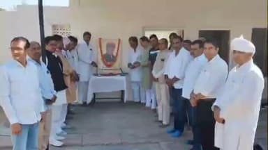 सिद्धमुख: सादुलपुर में ईमानदारी व सिद्धांतों के प्रतीक नेता पूर्व मंत्री जयनारायण पूनिया की पुण्यतिथि पर दी गई श्रद्धांजलि