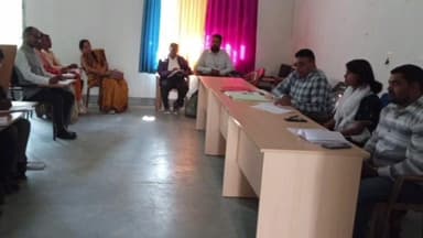 कैरो: कैरो प्रखंड सभागार में प्रधानाध्यापकों की मासिक गुरुगोष्ठी आयोजित, विद्यालयों की समस्याओं और शिक्षा सुधार पर हुई चर्चा