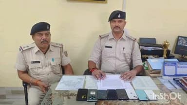 राजमहल: तीनपहाड़ में एंटी क्राइम चेकिंग के दौरान दो स्मार्टफोन व छह आईफोन के साथ स्कूटी सवार दो युवक गिरफ्तार