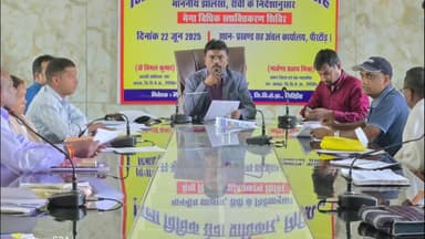 पीरटांड: पीरटांड़ बीडीओ मनोज मरांडी की अध्यक्षता में बैठक, मध्याह्न भोजन योजना में लापरवाही पर सख्त निर्देश