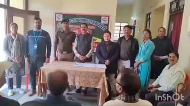 द्वाराहाट: द्वाराहाट पुलिस ने पेंशनर्स और वरिष्ठ नागरिकों को साइबर अपराध से बचाव की जानकारी दी, महिला सुरक्षा उपायों से कराया अवगत