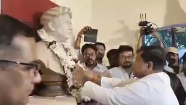 ব্যারাকপুর ১: নৈহাটি বঙ্কিম ভবনে এসে তৃণমূল কংগ্রেসকে রাজ্যের কপালে থাকা কালসর্প দোষ বলে কটাক্ষ ডঃ সুকান্ত মজুমদারের