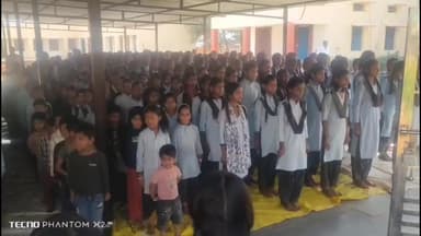 मनोहरथाना: मनोहर थाना ब्लॉक के सभी विभागों में सामूहिक रूप से राष्ट्रगीत वंदे मातरम गाया गया