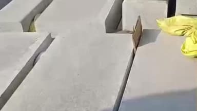 తాడ్వాయి: మేడారం కు చేరుకున్న రాతి కట్టడాలు