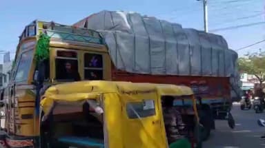 सीतामऊ: कलेक्टर के आदेशों की उड़ी धज्जियां, गांधी चौराहा और शहर में प्रतिबंध के बाद भी घूमते रहे भारी वाहन