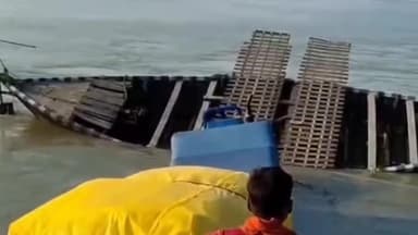 सिमरी बख्तियारपुर: घोग्हसम घाट पर एक सप्ताह में दो बार नाव हादसा, ट्रैक्टर सहित नाव नदी में डूबी, यात्री बाल-बाल बचे