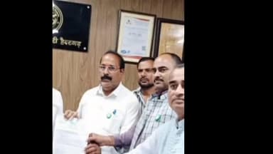 हैदरगढ़: हैदरगढ़ में भाकियू टिकैत के कार्यकर्ताओं ने प्रदर्शन कर 10 सूत्रीय मांगों से संबंधित ज्ञापन एसडीएम को सौंपा