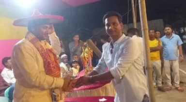 বাঘবৰ: মন্দিয়াৰ চি চি কেত অনুষ্ঠিত দ্বিবা-নৈশ ভলীবল খেল প্ৰতিযোগিতা উদ্ধোধন কৰে অসম প্ৰদেশ কংগ্ৰেছৰ সম্পাদক আজাদ হুছেইনে