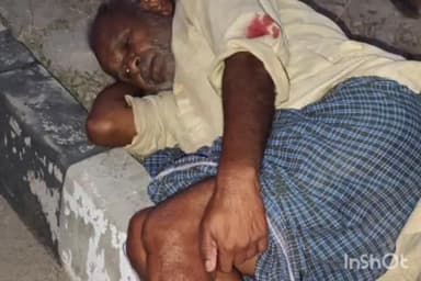 पड़वा: बाइक की टक्कर से अधेड़ घायल, पैर टूटा