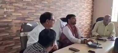 पांकी: प्रखंड प्रमुख पंचम प्रसाद की अध्यक्षता में प्रखंड कार्यालय में शिक्षा समिति की बैठक संपन्न