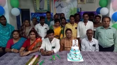 মথুরাপুর ২: রায়দিঘি তৃণমূল কংগ্রেস কার্যালয়ে সাংসদ অভিষেক বন্দ্যোপাধ্যায়ের ৩৭ তম জন্মবার্ষিকী পালন করলেন রায়দিঘির বিধায়ক