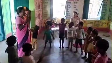 ठेठईटांगर: सिमडेगा डीसी ने मॉडल आंगनबाड़ी केंद्र पंडरीपानी का निरीक्षण किया, बच्चों की गतिविधियों की जानकारी ली