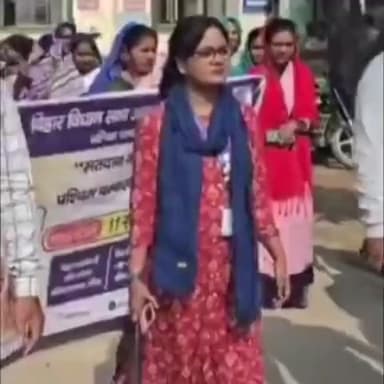 मझौलिया: मझौलिया में मतदाता जागरूकता रैली, लोगों ने शत-प्रतिशत मतदान का लिया संकल्प