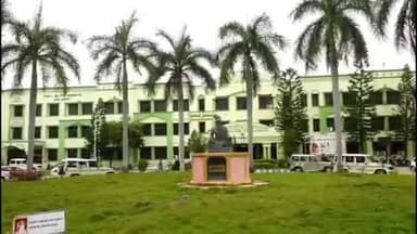 கிருஷ்ணகிரி: கிருஷ்ணகிரி மாவட்ட ஆட்சியர் அலுவலக கூட்ட அரங்கில் அனைத்து துறை அதிகாரிகளுடன் ஆய்வு மாவட்ட ஆட்சியர் பங்கேற்பு