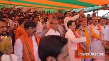 कदवा: फिल्म अभिनेता दिनेश लाल यादव 'निरहुआ' डुमरिया पहुँचे, सभा को किया संबोधित, सैकड़ों लोग मौजूद