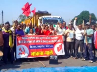 दाड़ी: हिरक रोड की मरम्मत को लेकर भाकपा-माले का सड़क जाम आंदोलन