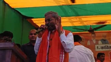 फलका: झारखंड के पूर्व मुख्यमंत्री बाबूलाल मरांडी ने फलका में आदिवासी भाषा में जनसभा को संबोधित किया