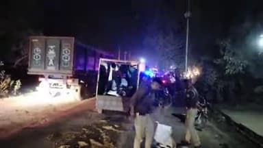 डलमऊ: नेवाजगंज गांव के पास अज्ञात वाहन की टक्कर से बाइक सवार एक युवक की मौके पर हुई दर्दनाक मौत, जबकि दूसरा युवक घायल