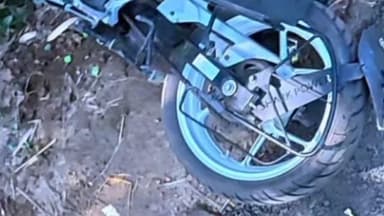 মন্দিরবাজার: বৈদ্যপুর এলাকায় একটি বাইক নিয়ন্ত্রণ হারিয়ে রাস্তার পাশে গাছে ধাক্কা মেরে আহত বাইক আরোহী