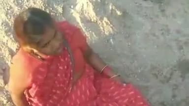 महरौनी: महरौनी थाना क्षेत्र में सड़क हादसे में कार की टक्कर से बाइक सवार घायल, चालक फरार