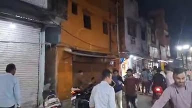 गढ़ाकोटा: बजरंग वार्ड के रिहायशी मकान में शॉर्ट सर्किट से लगी आग, प्रशासन ने पाया काबू