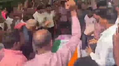 फरसगांव: CAF के जवान शंकरलाल नाग की अंतिम यात्रा में उमड़ा जनसैलाब, गृह ग्राम फरसगांव में हुआ पार्थिव शरीर का अंतिम संस्कार