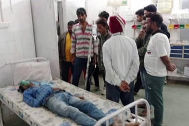 नरसिंहगढ़: पचोर बोडा रोड पर बाइक की टक्कर में घायल की मौत, दूसरे की हालत गंभीर, स्वास्थ्य विभाग पर लापरवाही का आरोप