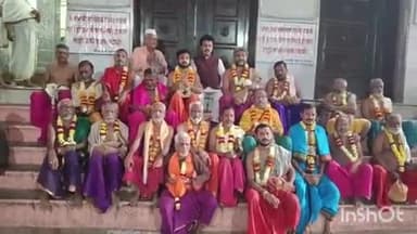 देऊळगाव राजा: श्री बालाजी मंदिर येथे अनुष्ठानाची समाप्ती -श्री बालाजी मंदिराच्या गाभाऱ्याला शेवंतीच्या फुलांच्या मकरांनी सजवीले