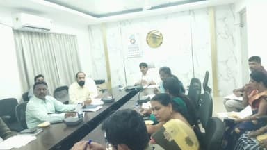 సంగారెడ్డి: వీధి వ్యాపారులకు రుణాల మంజూరులో ఎలాంటి జాప్యం చేయరాదు : సంగారెడ్డి అడిషనల్ కలెక్టర్ చంద్రశేఖర్