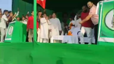 सुल्तानगंज: तेजस्वी प्रसाद यादव ने सुल्तानगंज में राजद प्रत्याशी चंदन कुमार सिन्हा के लिए वोट मांगे, कहा- जनता बदलाव चाहती है